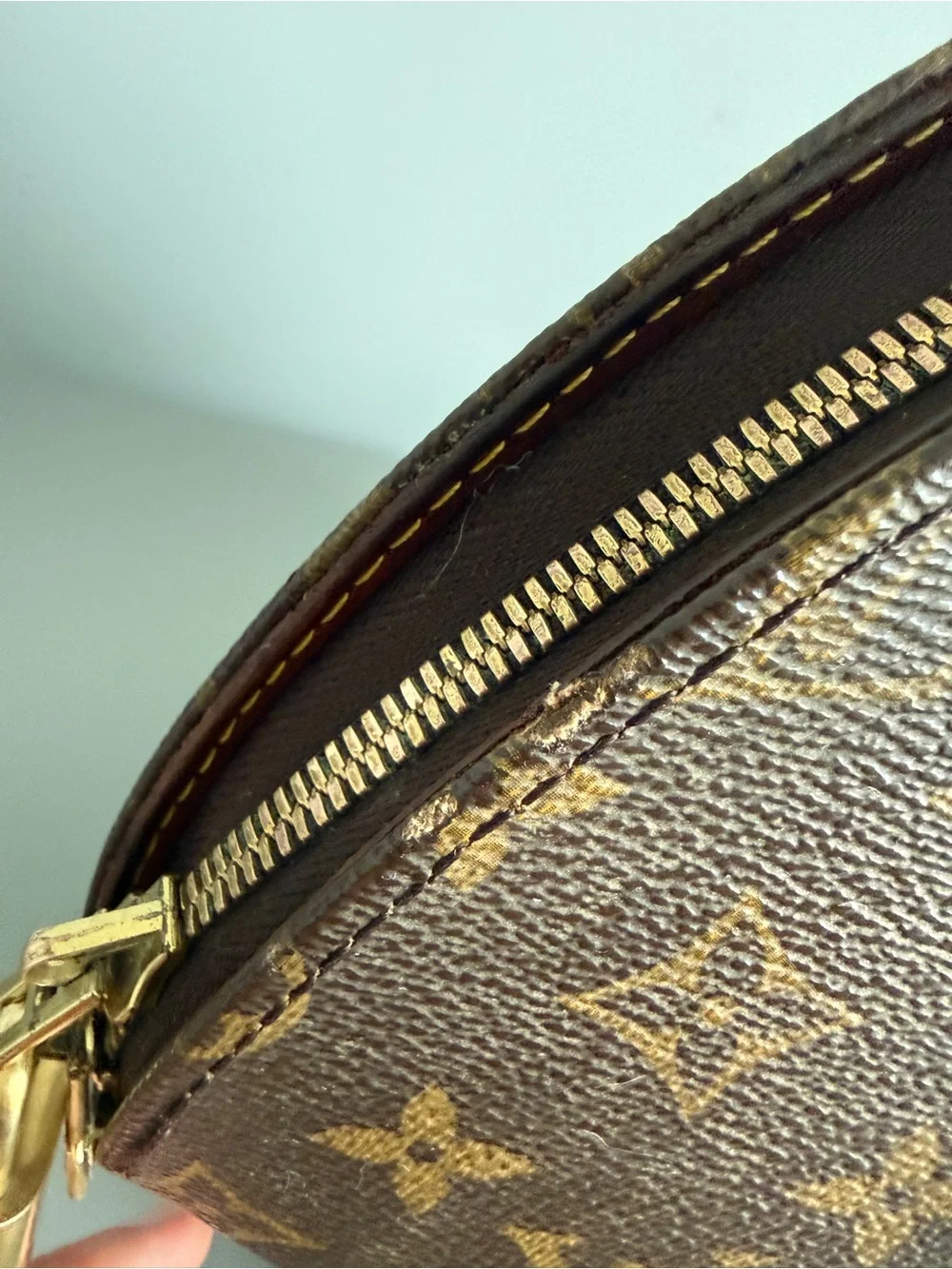 Vintage Y2K Louis Vuitton Monogram Ellipse PM Bag France 2000 w/auth Lock & Key